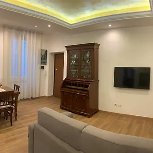https://circus-maximus-n-2-at-400m-metro.it-romehotels.com
